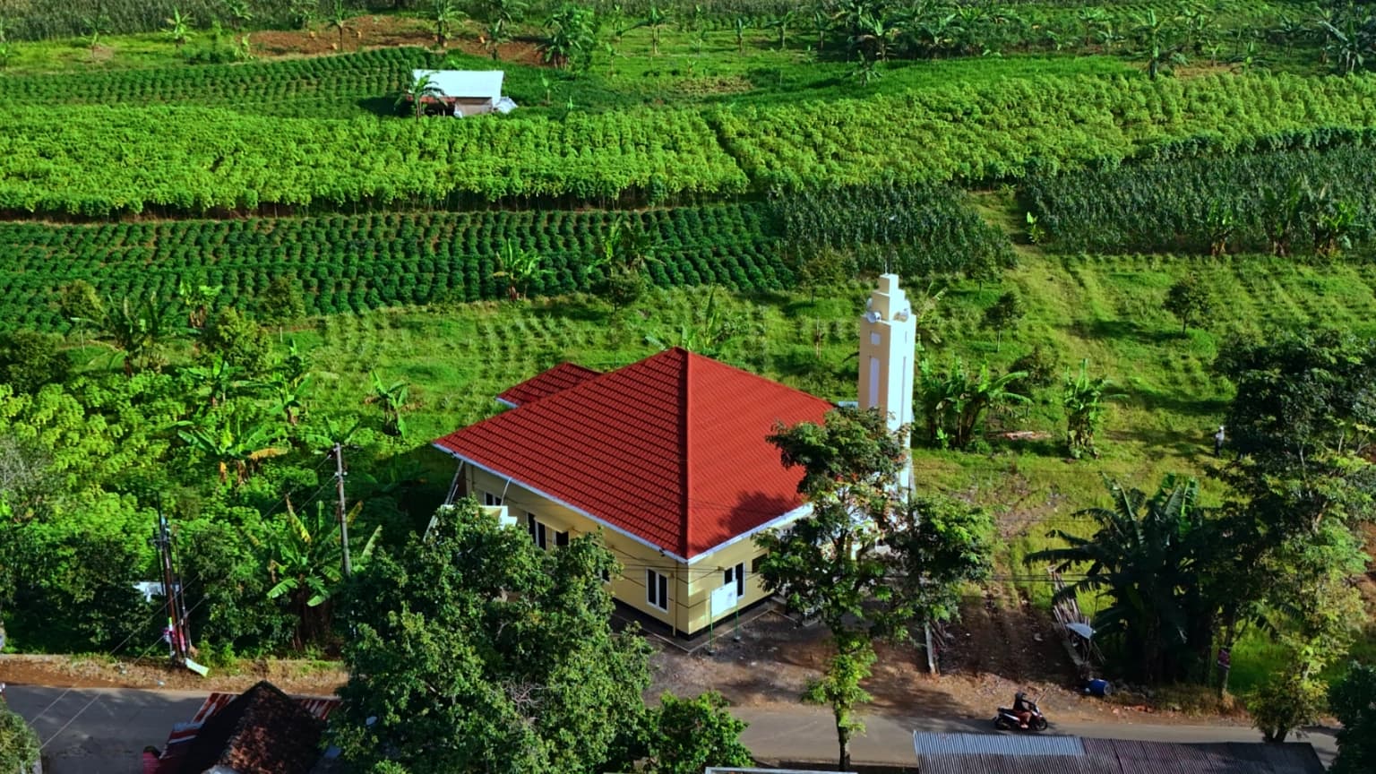 Foto Masjid Muhammad Al Qosim diambil dari udara